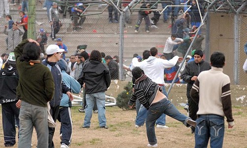 Seguidor de Universitario muere en pelea con hinchas de Sporting Cristal