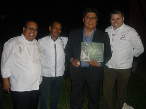 La mejor gastronomía y las rutas turísticas de la región San Martín en el libro Los Dioses de la cocina del Perú