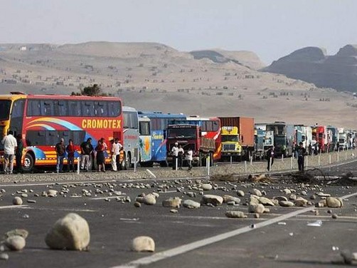 Último: Vuelven a bloquear Panamericana Sur en Cañete