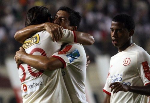 Universitario se mantiene en Primera División