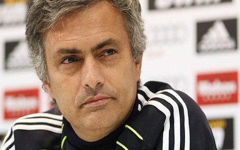José Mourinho: 'Si podía cambiar a los once lo hacía'