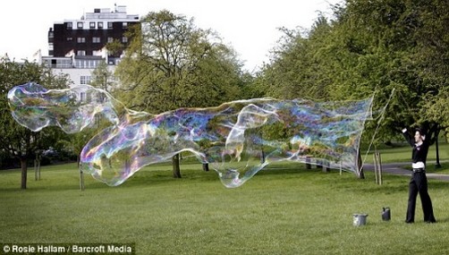 Fotos: Récord mundial de burbujas dentro de otra burbuja