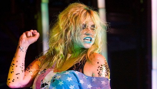 Ke$ha es la reina del glitter