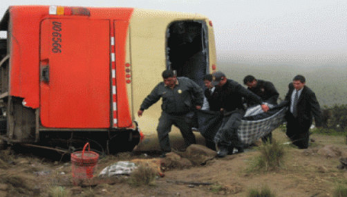 Cerro de Pasco: Tres muertos y 40 heridos deja despiste de bus