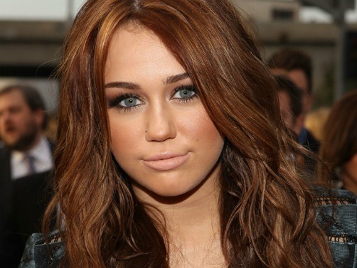 Miley Cyrus fue dama de honor en la boda de su tío