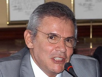 Luis Castañeda firmaría lista para revocar a Susana Villarán