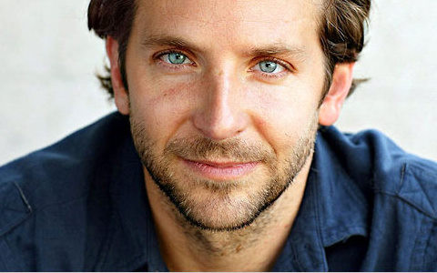 Bradley Cooper aprende tips para la resaca en 'The Hangover'