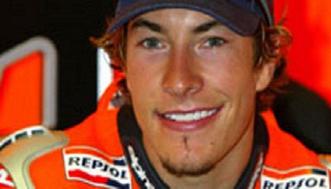 Nicky Hayden es operado nuevamente del hombro