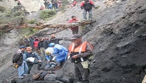 Madres de mineros atrapados en Jicamarca piden ayuda al presidente Humala