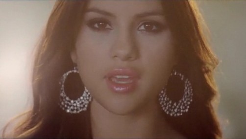 Selena Gómez envía mensaje a sus fanáticos (Video)
