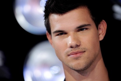 Taylor Lautner en la portada de Seventeen