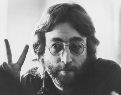 Compra diente cariado de John Lennon por 30 mil dólares