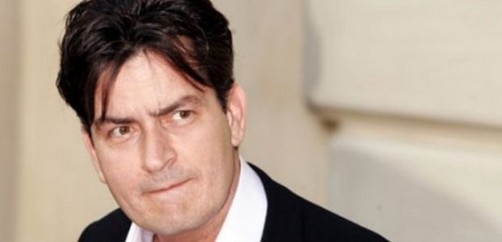 Charlie Sheen paga la fianza de su exmujer