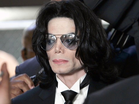 Hijos de Michael Jackson grabaran huellas de su padre en Hollywood