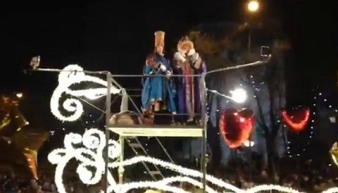 Numerosos famosos en la Cabalgata de Reyes de Madrid