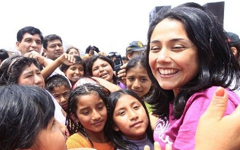 Nadine Heredia visitará hoy localidades golpeadas por sismo en Ica