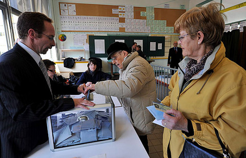 Franceses consideran 'aburrida' su campaña electoral