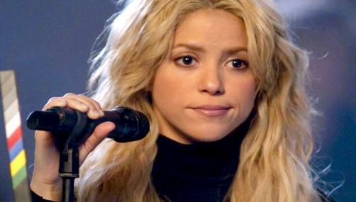Shakira pide por la salud de Joe Arroyo