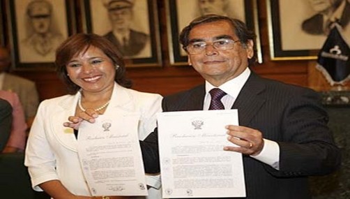 Ministro Ugarte: Un 70% de la población cuenta con seguro de salud