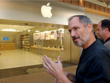 Las Apple Store lucen iluminación opaca por muerte de Jobs