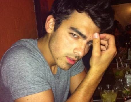 Joe Jonas y Jessica Alba dicen obscenidades