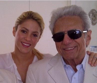 ¿Padre de Shakira celoso de padre de Gerard Piqué?