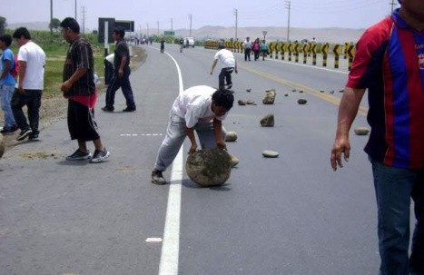 Pescadores artesanales desbloquean Panamericana Norte en Tumbes