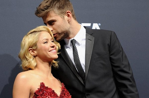 Shakira aprende catalán para hablar con la abuela de Piqué