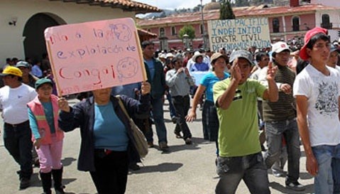 ¿Cree Ud. que los mineros ilegales de Puerto Maldonado deberían detener las protestas?