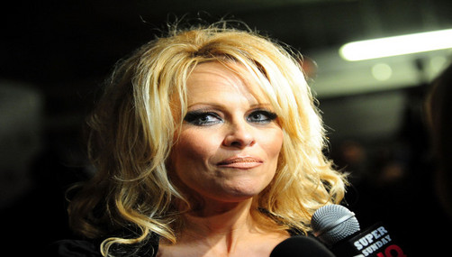 Pamela Anderson pillada teniendo sexo en el baño de un bar