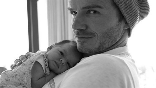 Victoria Beckham publica nueva fotografía de Harper Seven y su papá