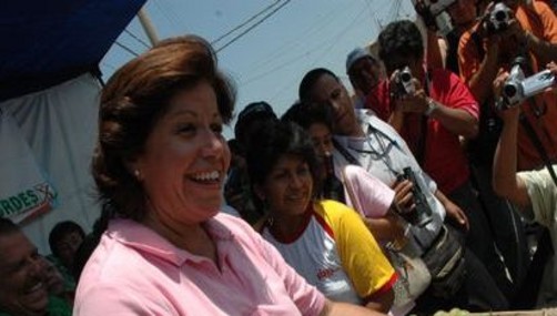 Lourdes Flores pide cadena perpetua para atacantes de hija de Reggiardo