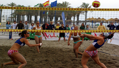 Hincha desnudo ingresó al mundial de vóley playa