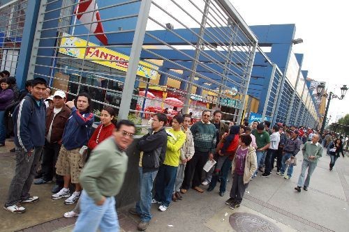 Precios de entradas en reventa para el Perú - Paraguay se disparan