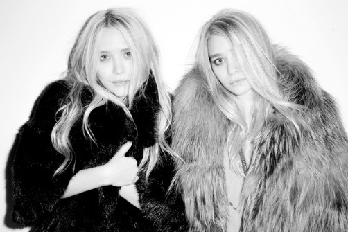 Las hermanas Olsen en la fiesta Nylon Magazine