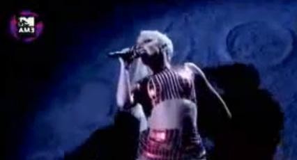Lady Gaga cantó 'Marry The Night' en los MTV EMA 2011 (video)