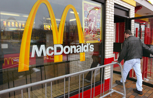 En Brasil multan a McDonald's por incluir juguetes en su menú