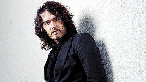 Russell Brand intenta conquistar al clon de Katy Perry