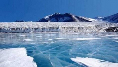 Científicos rusos descubrieron un lago gigante en la Antártida