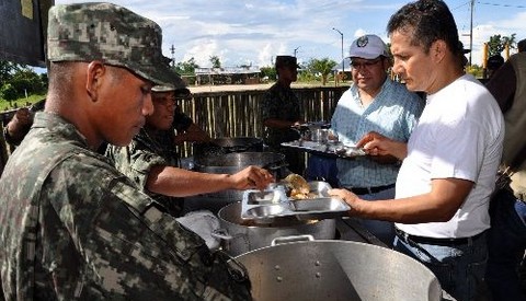 Jóvenes que realizan servicio militar voluntario accederán al programa beca 18