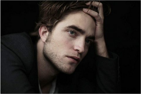 Robert Pattinson acosa a Katy Perry