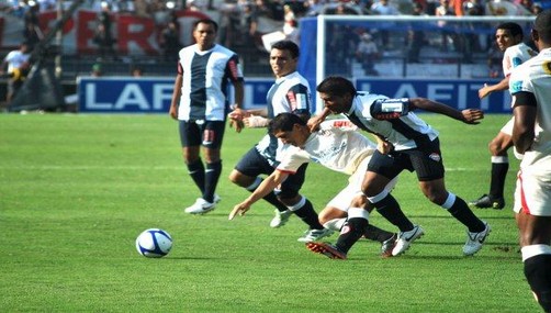 Alianza Lima y Universitario pactan amistoso