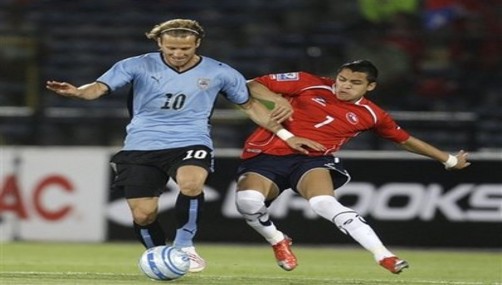 Uruguay enfrenta a Chile en un esperado encuentro