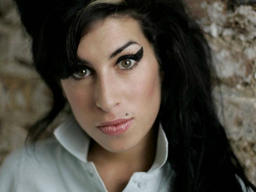 Amy Winehouse inmortalizada en un busto