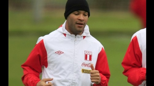 Selección peruana: Alberto Rodríguez no dejó pasar a ningún paraguayo