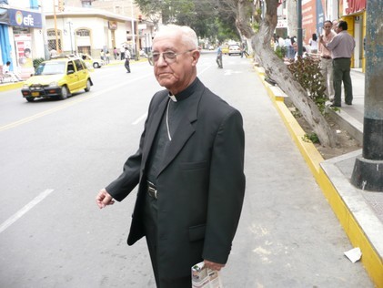 Monseñor Oscar Cantuarias Pastor falleció por dolencias cardíacas