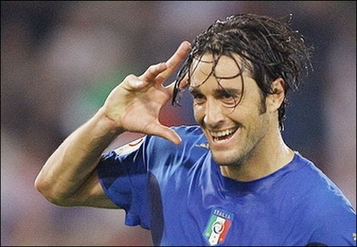 AC Milan resucitaría a Luca Toni