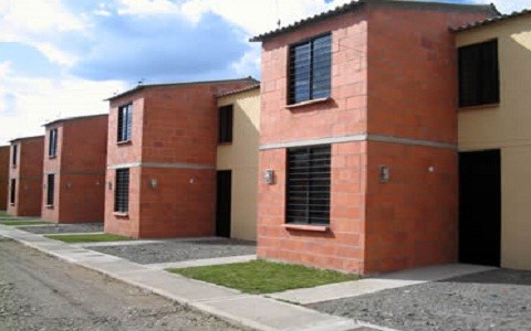 Ollanta Humala promete construir medio millón de viviendas en quinquenio