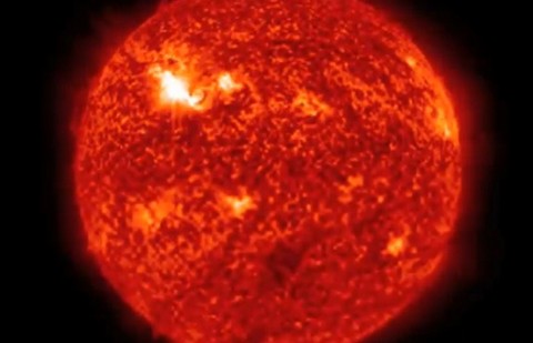 Llamaradas solares se dirigen hacia la Tierra (Video)