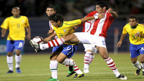 Fred le da la paridad a Brasil contra Paraguay 2 a 2